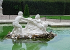 Brunnen und Skulpturen im Schlossgarten von Belvedere